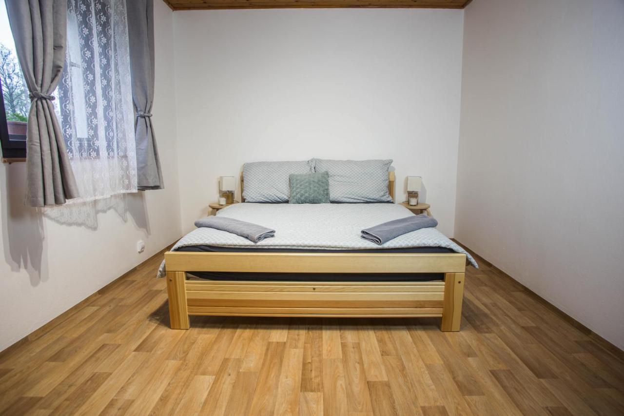 Apartmany Ve Mlejne Cachrov Luaran gambar